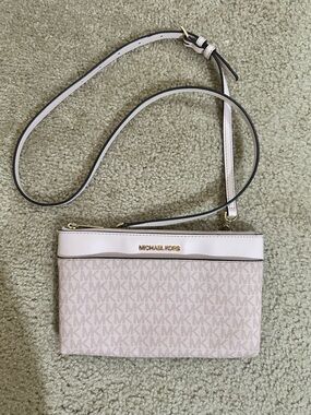 Michael Kors Charlotte Crossbody Bag